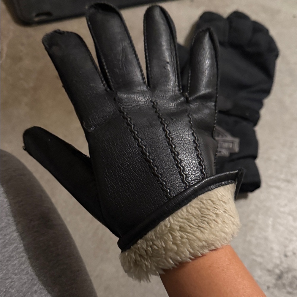 Black Leather Gloves with Cream Lining